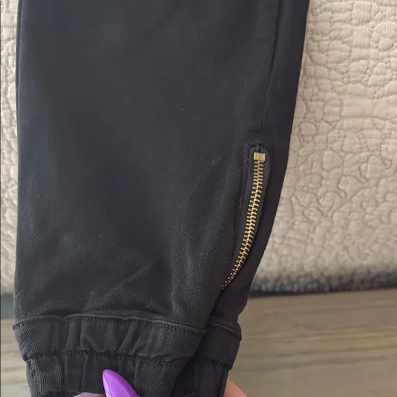 Fashion Nova Women’s Black Cargo Pants - Size M - Picture 3 of 4
